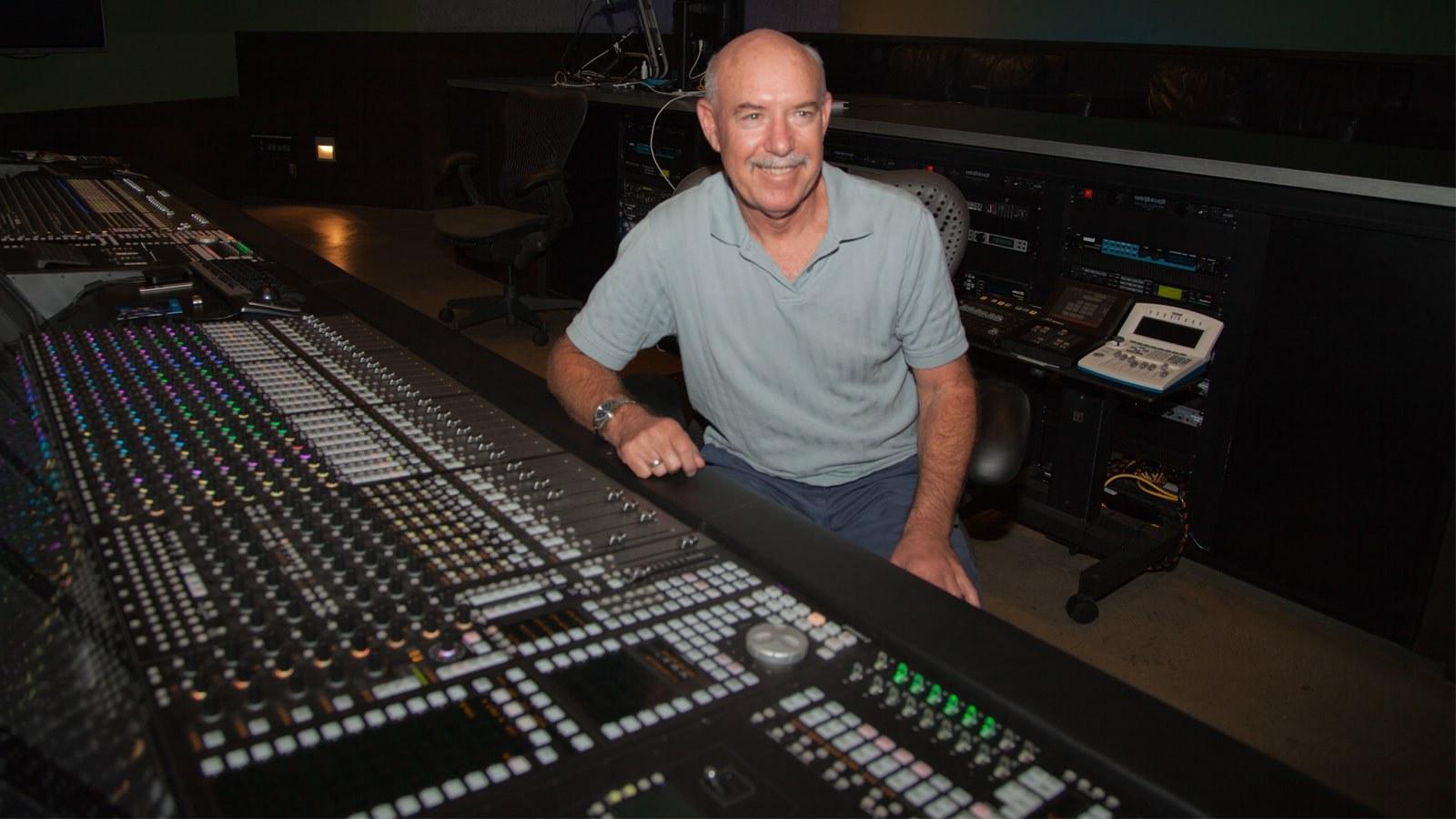 Academy Award Winning Sound Engineer 比尔·本顿 Joins 电影制作硕士 教师 - Hero image 